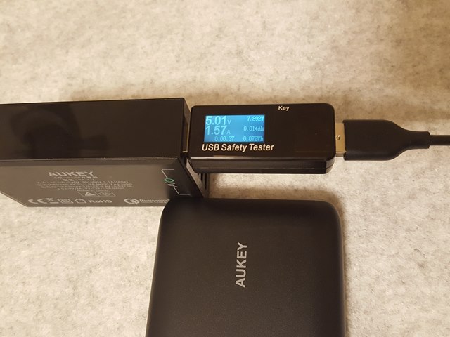 aukey-mobile-battery-10000mah-pb-n42-review015