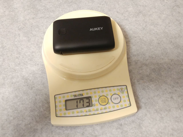 AUKEY モバイルバッテリー 10050mAh PB-N52 重さ