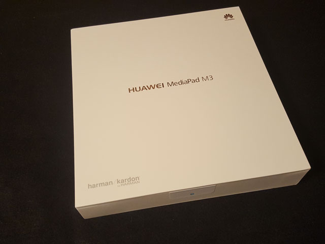 Huawei MediaPad M3 パッケージ