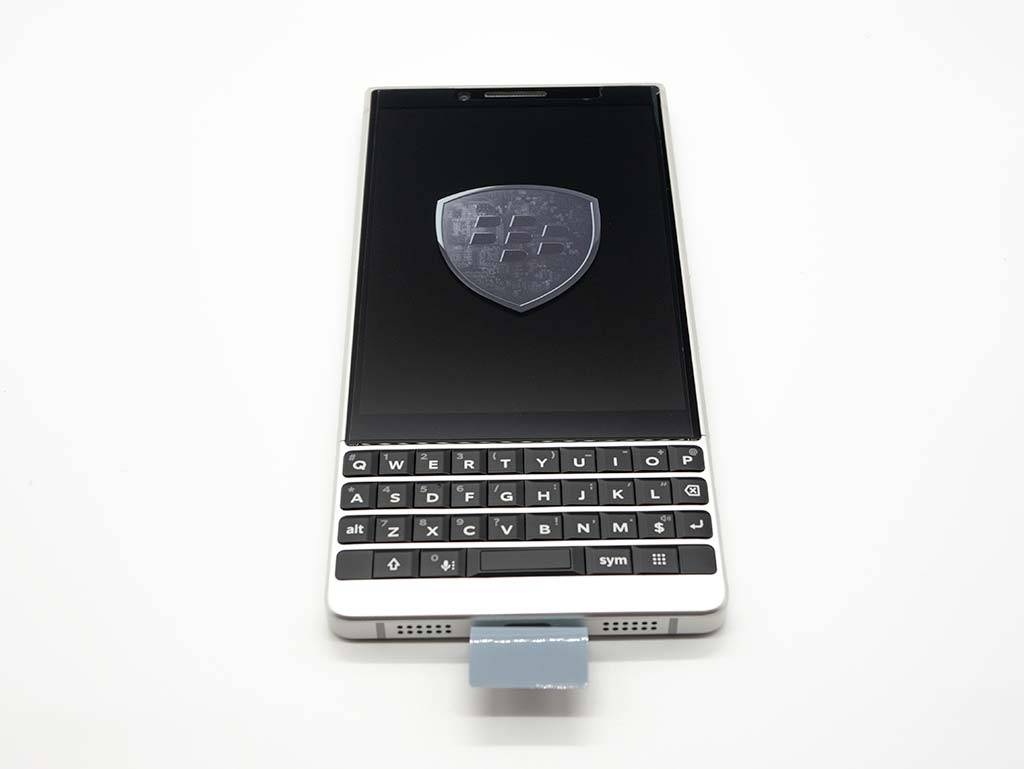 BlackBerry KEY2 外見